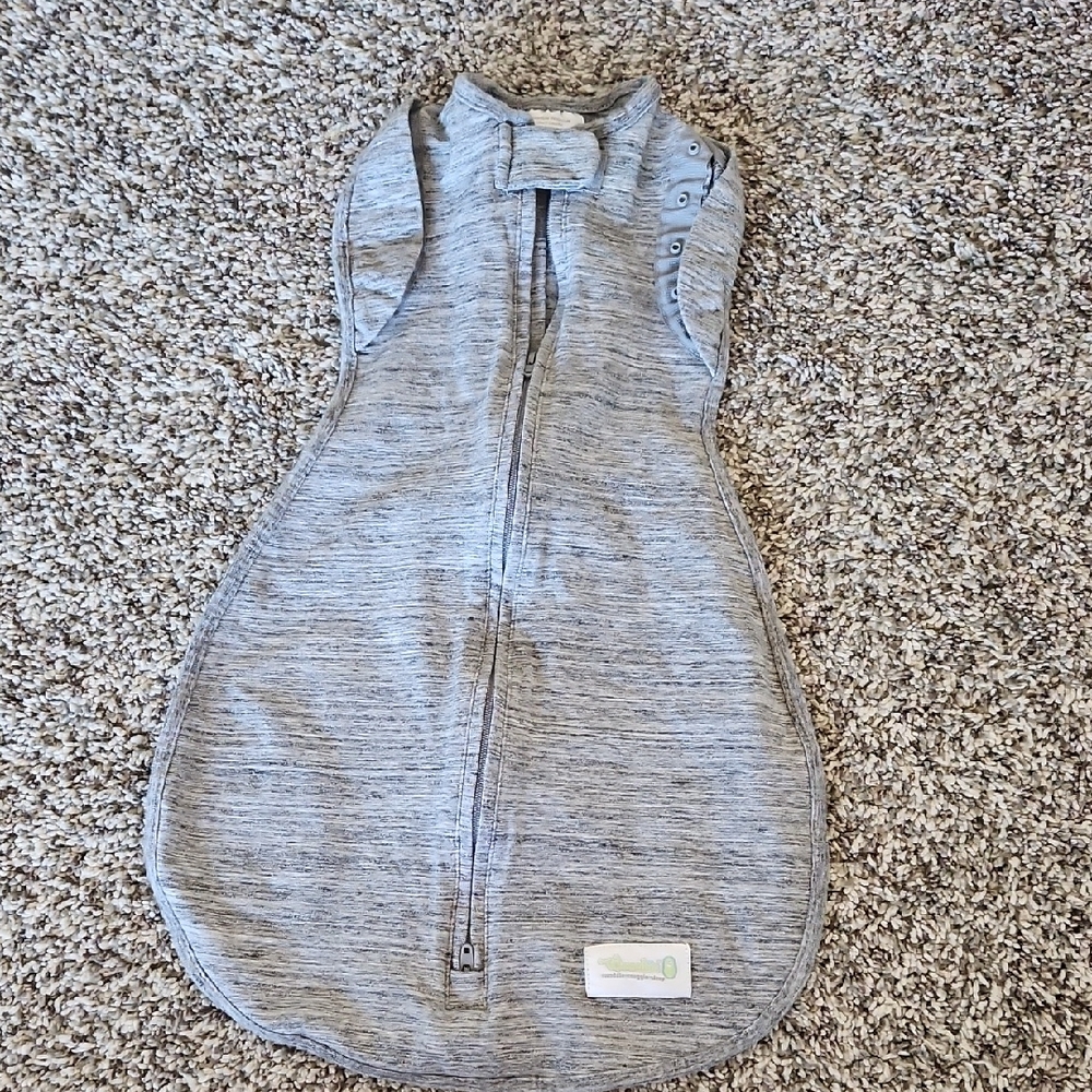 Convertable Woombie Swaddle (Similar To LOVE TO DREAM)
